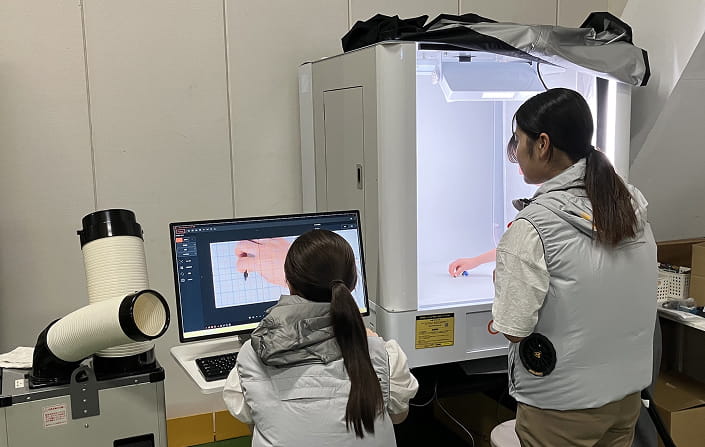 8 働きがいも 経済成長も